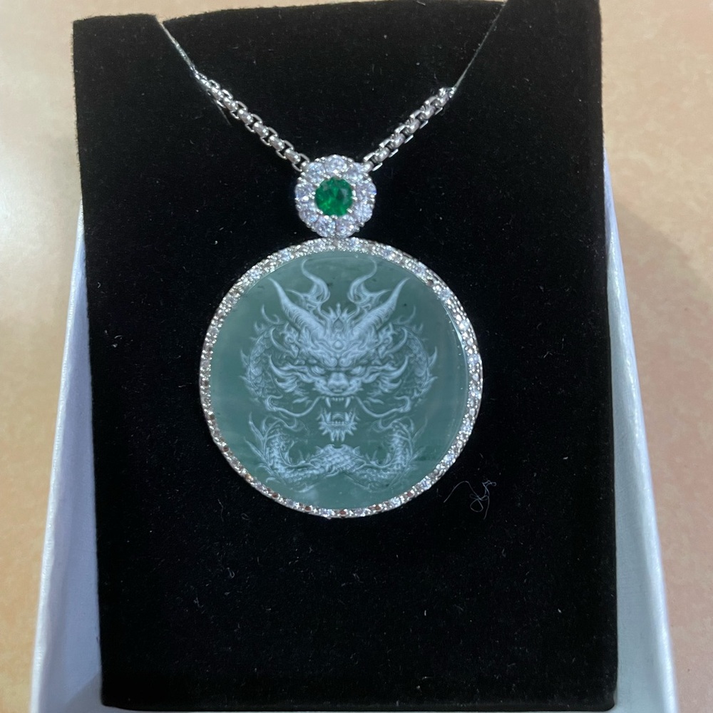 Certified Grade A Natural Real Emerald Stone Dragon Pendant Jadeite Necklace